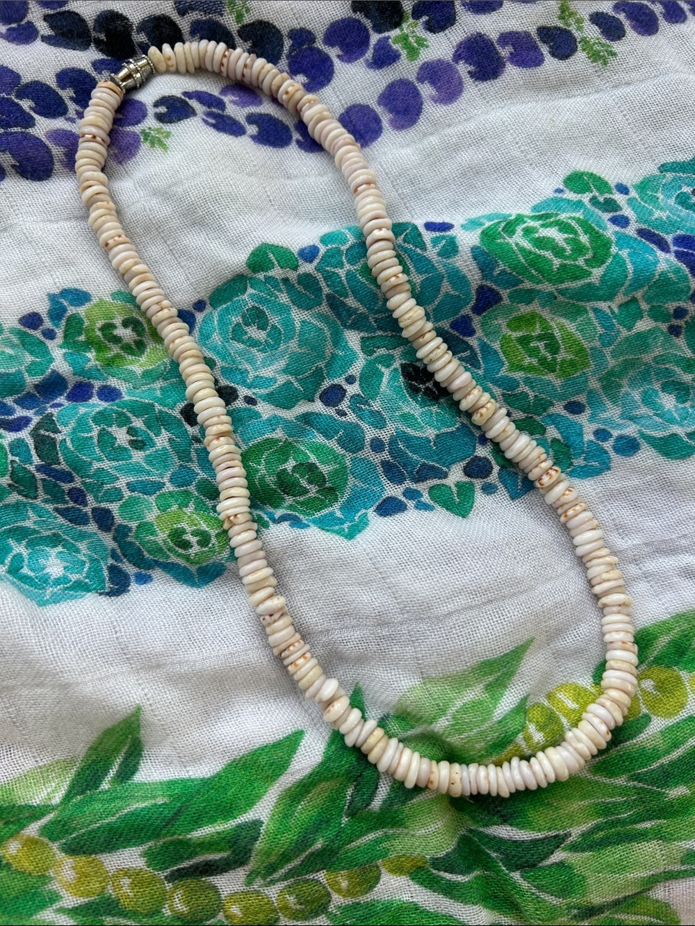 Natural Cream Shell Bead Necklace - Unbranded